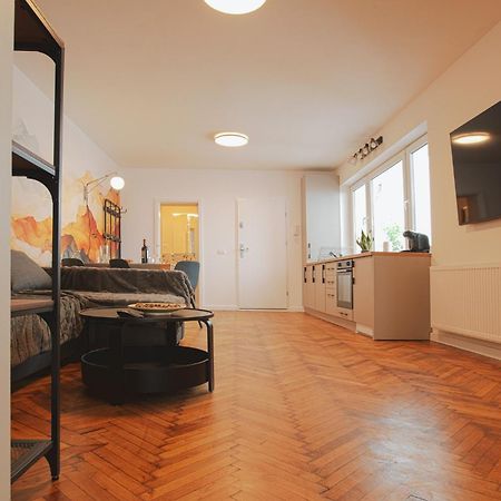 3 Min To Everything-Stylish-Modern-Old Fortress Braşov Extérieur photo