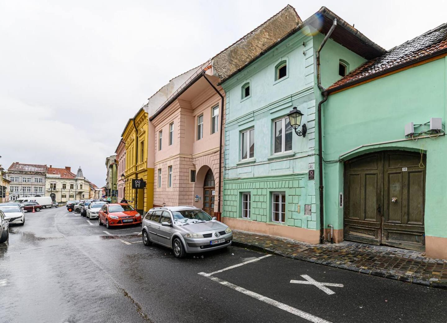 3 Min To Everything-Stylish-Modern-Old Fortress Braşov Extérieur photo
